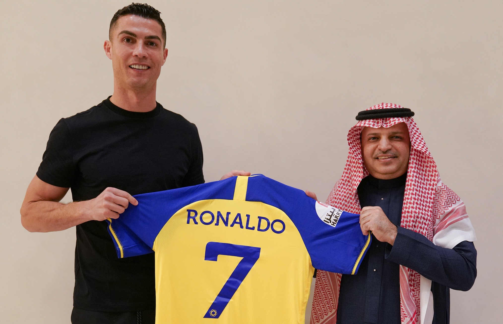 كم راتب كريستيانو رونالدو مع النصر بالريال السعودي